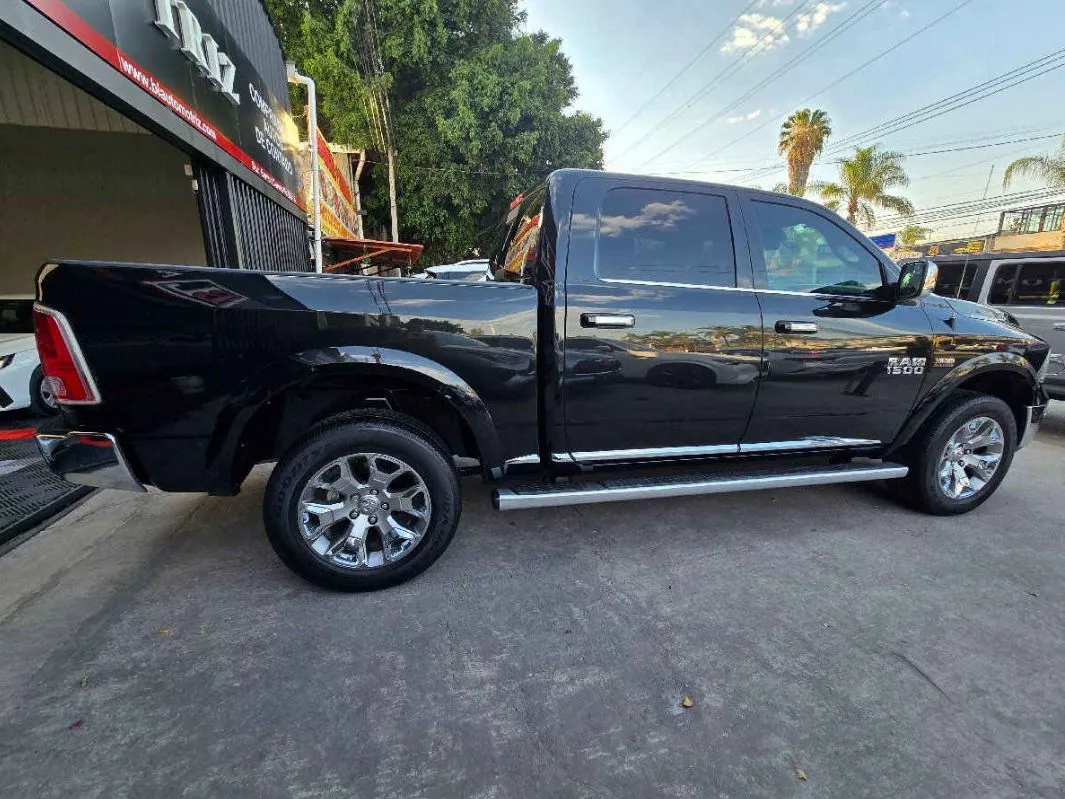 RAM Ram 1500 2016 4p Limited Crew Cab V8/5.7 Aut 4x4.