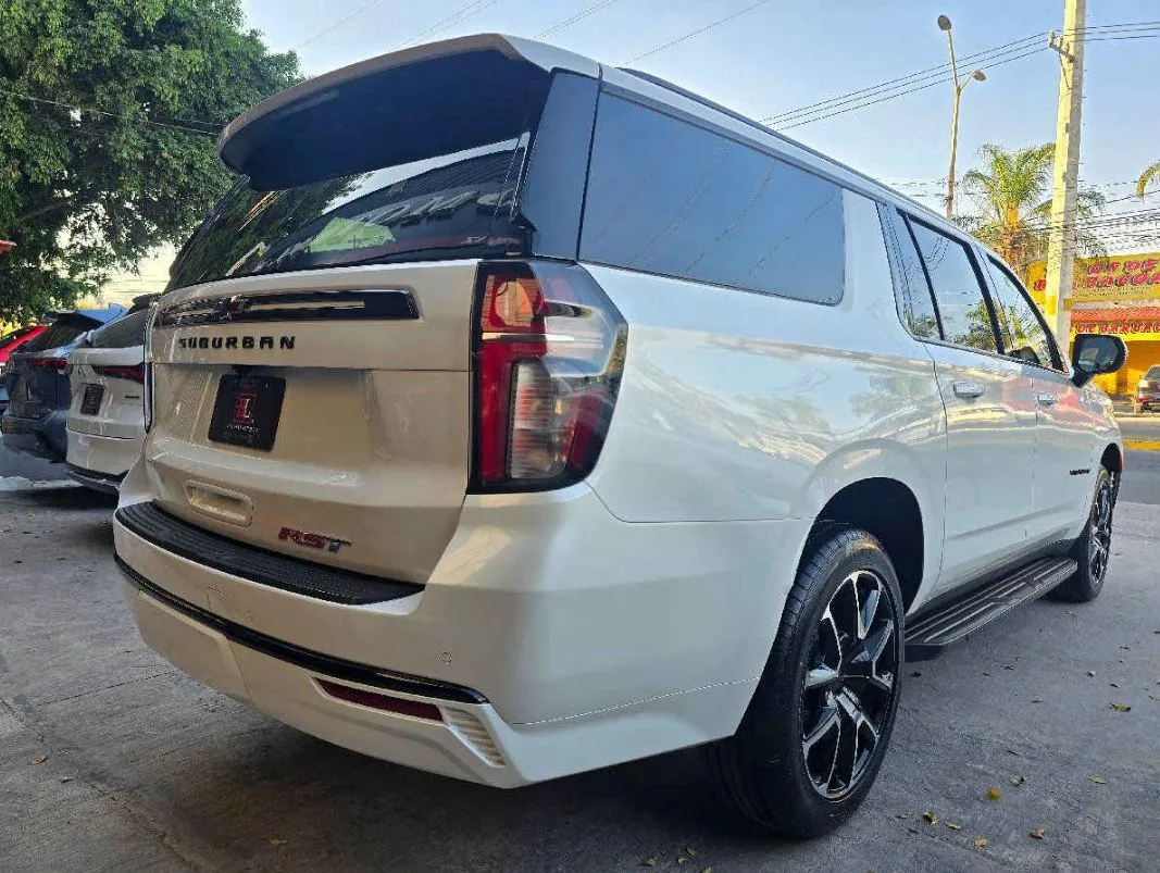 Chevrolet Suburban 2021 5p RST V8/5.3 Aut.