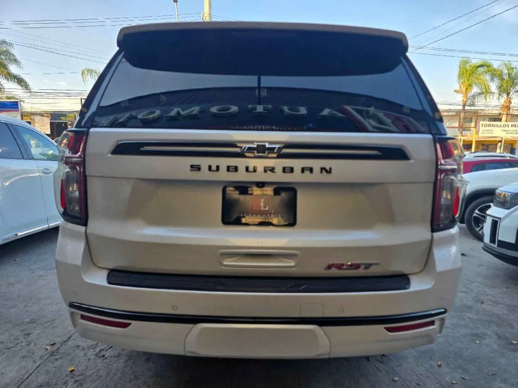 Chevrolet Suburban 2021 5p RST V8/5.3 Aut.