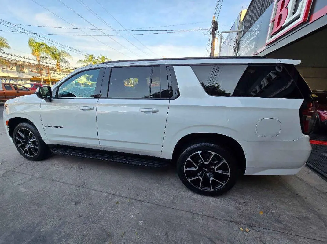 Chevrolet Suburban 2021 5p RST V8/5.3 Aut.