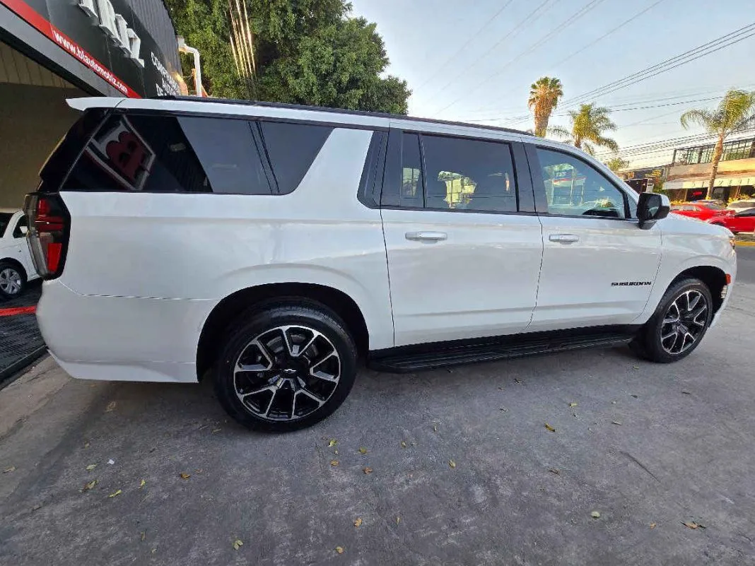 Chevrolet Suburban 2021 5p RST V8/5.3 Aut.