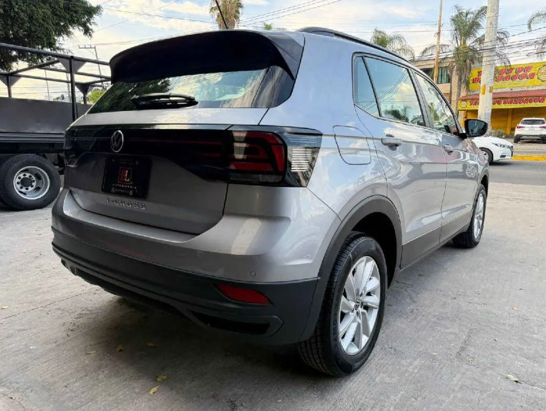 Volkswagen T-Cross 2024 5p Trendline L4/1.6 Aut.
