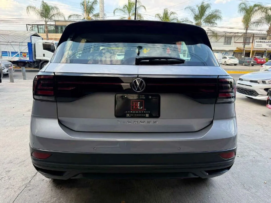 Volkswagen T-Cross 2024 5p Trendline L4/1.6 Aut.