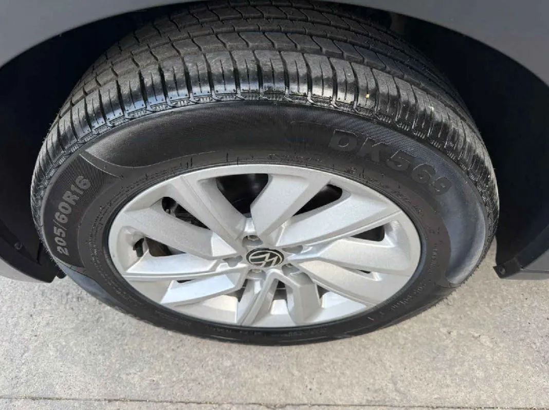 Volkswagen T-Cross 2024 5p Trendline L4/1.6 Aut.