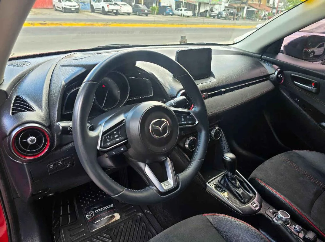 Mazda Mazda 2 2024 4p Signature L4/2.0 Aut.