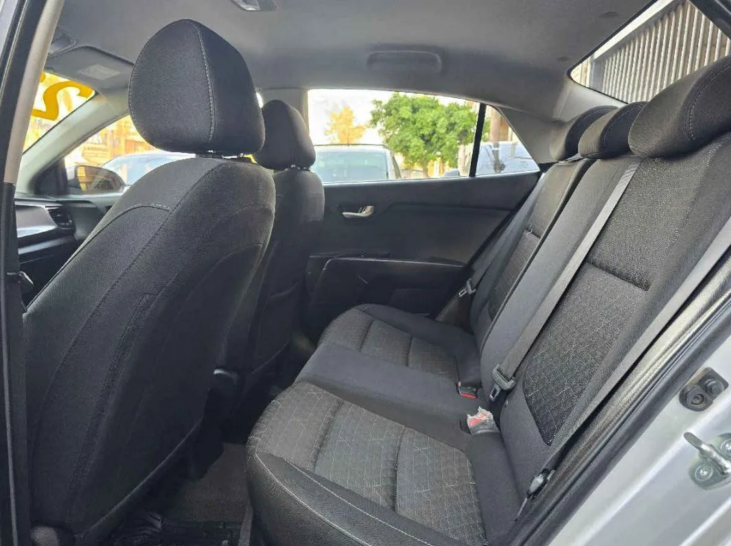 Kia KIA RIO SEDAN 2023 4p L L4/1.6 Aut.