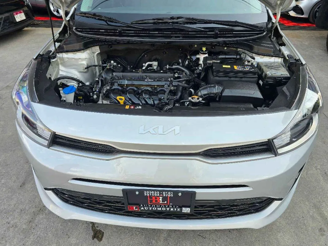 Kia KIA RIO SEDAN 2023 4p L L4/1.6 Aut.