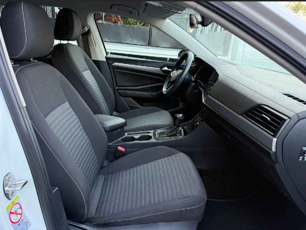 Volkswagen Jetta 2024 4p Trendline L4/1.4/T Aut.