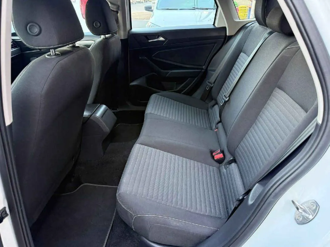 Volkswagen Jetta 2024 4p Trendline L4/1.4/T Aut.