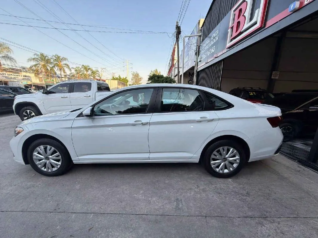 Volkswagen Jetta 2024 4p Trendline L4/1.4/T Aut.