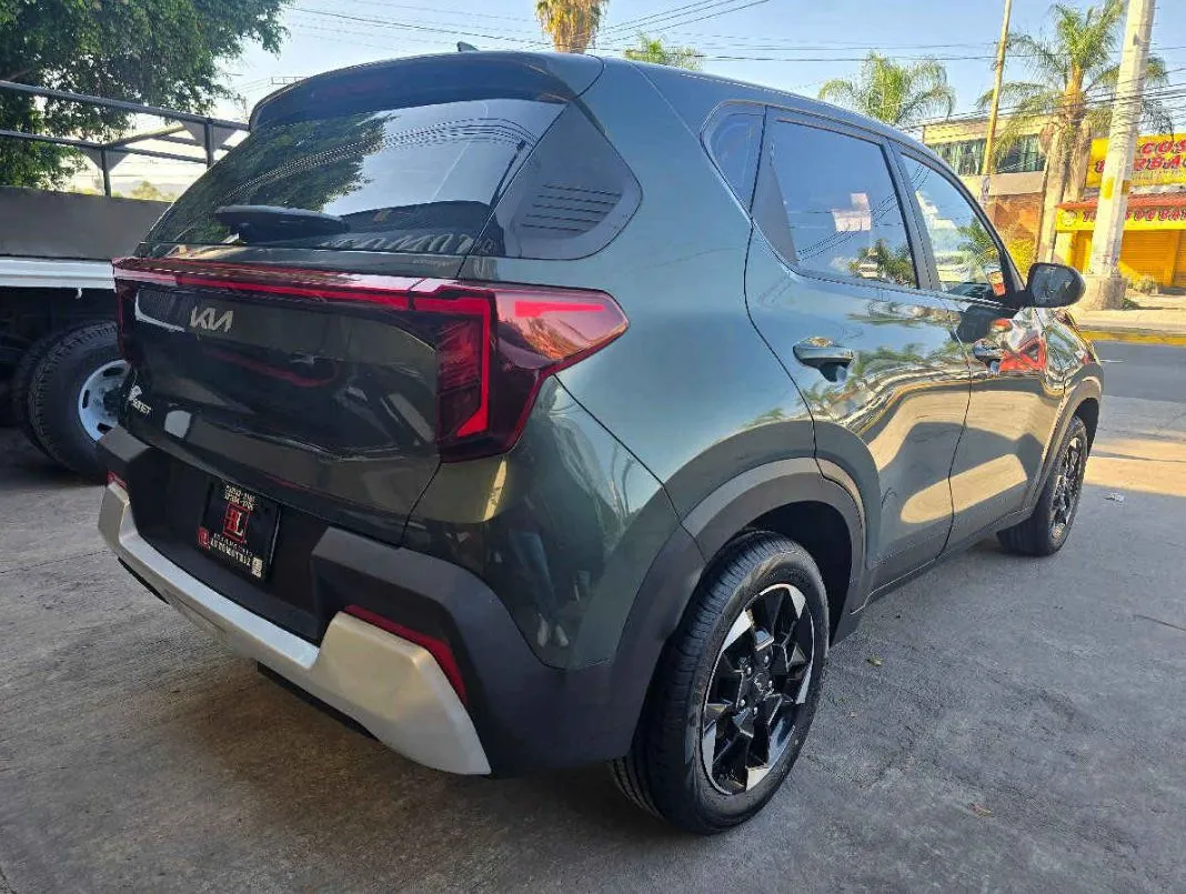 Kia Sonet 2024 5p LX L4/1.5 Man