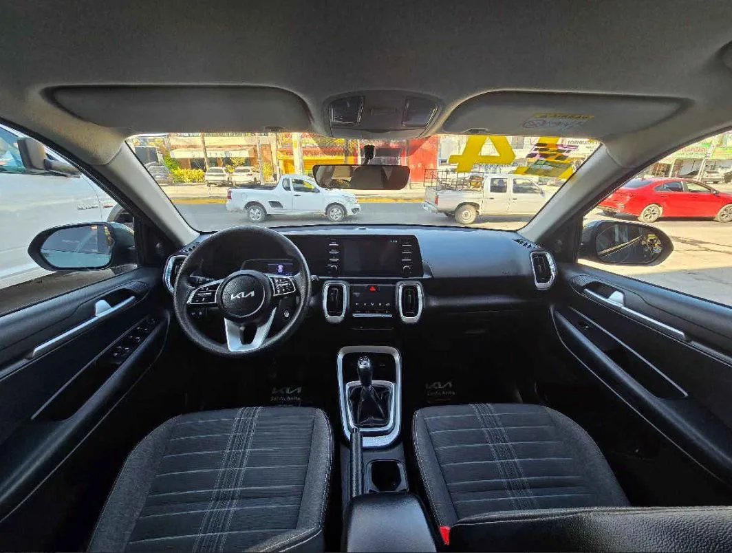 Kia Sonet 2024 5p LX L4/1.5 Man