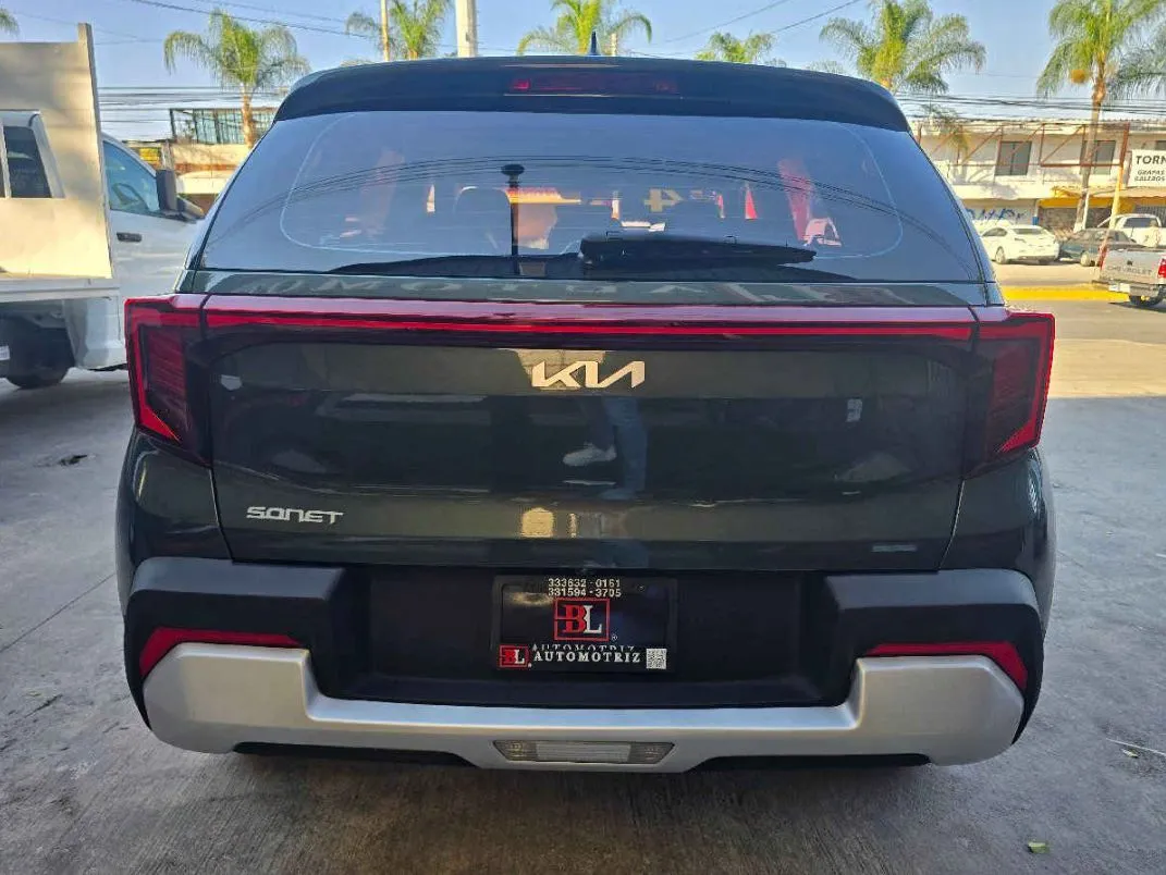 Kia Sonet 2024 5p LX L4/1.5 Man