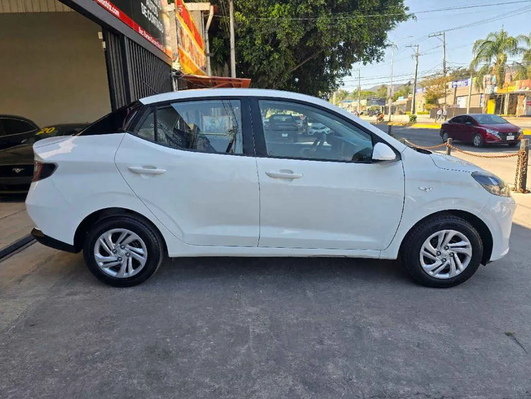 Hyundai Grand i10 2023 4p GL MID L4/1.2 Aut.