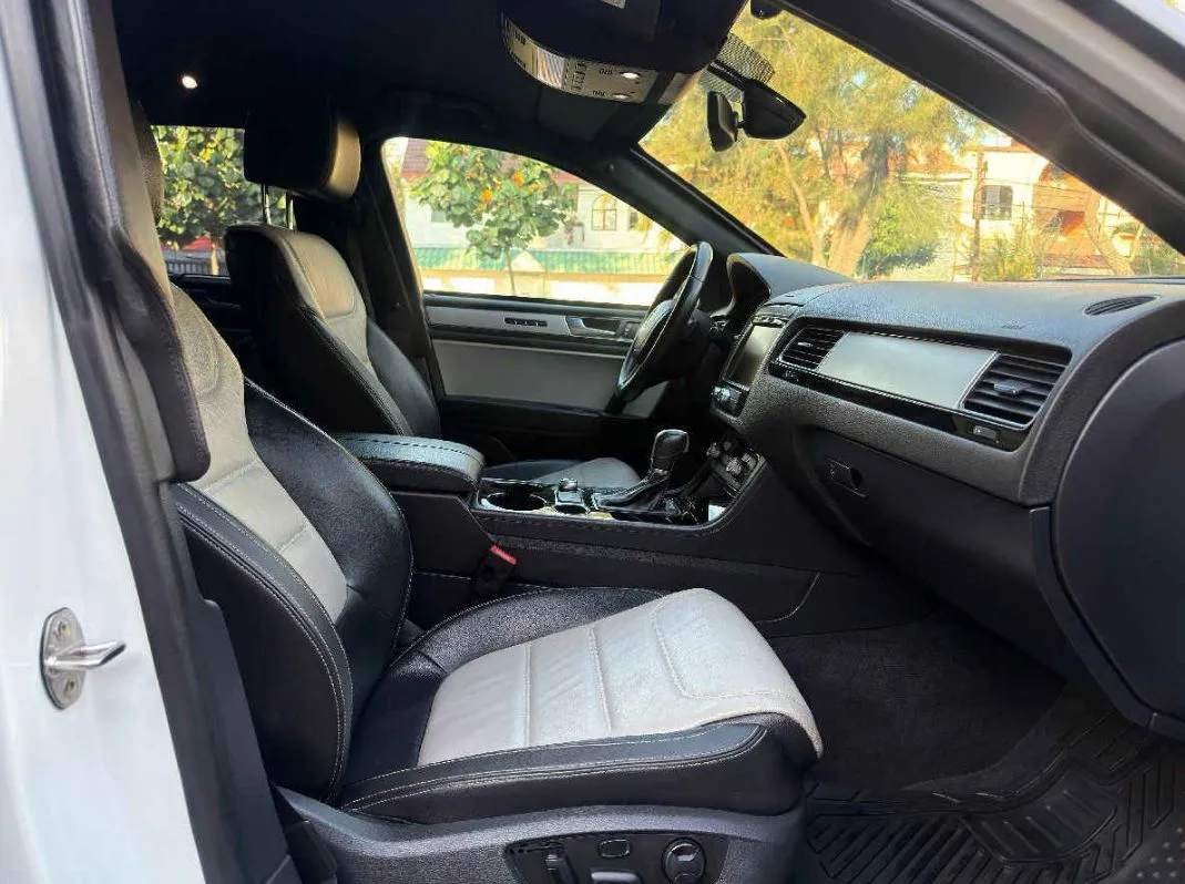 Volkswagen Touareg 2018 5p V6/3.0/TDI Aut Dynaudio.