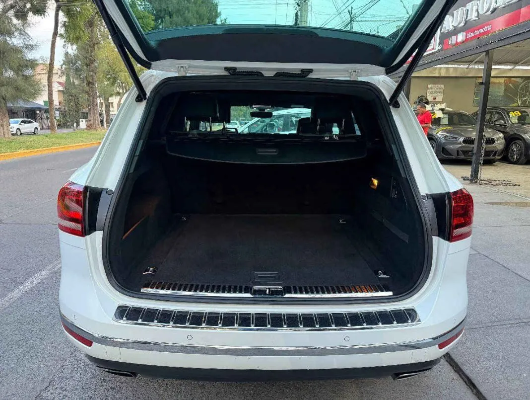 Volkswagen Touareg 2018 5p V6/3.0/TDI Aut Dynaudio.