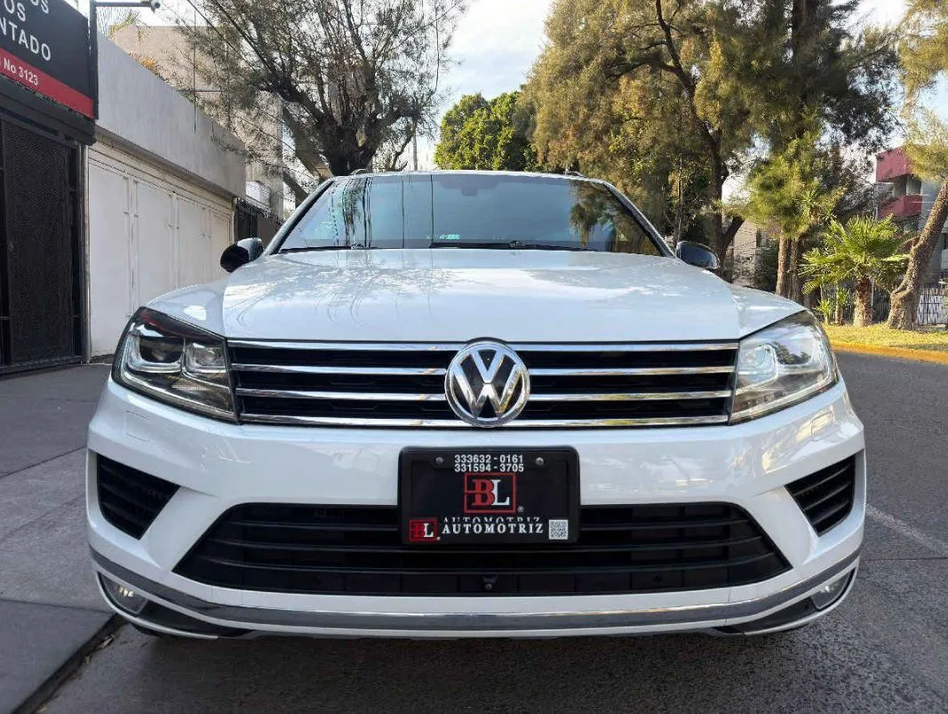 Volkswagen Touareg 2018 5p V6/3.0/TDI Aut Dynaudio.