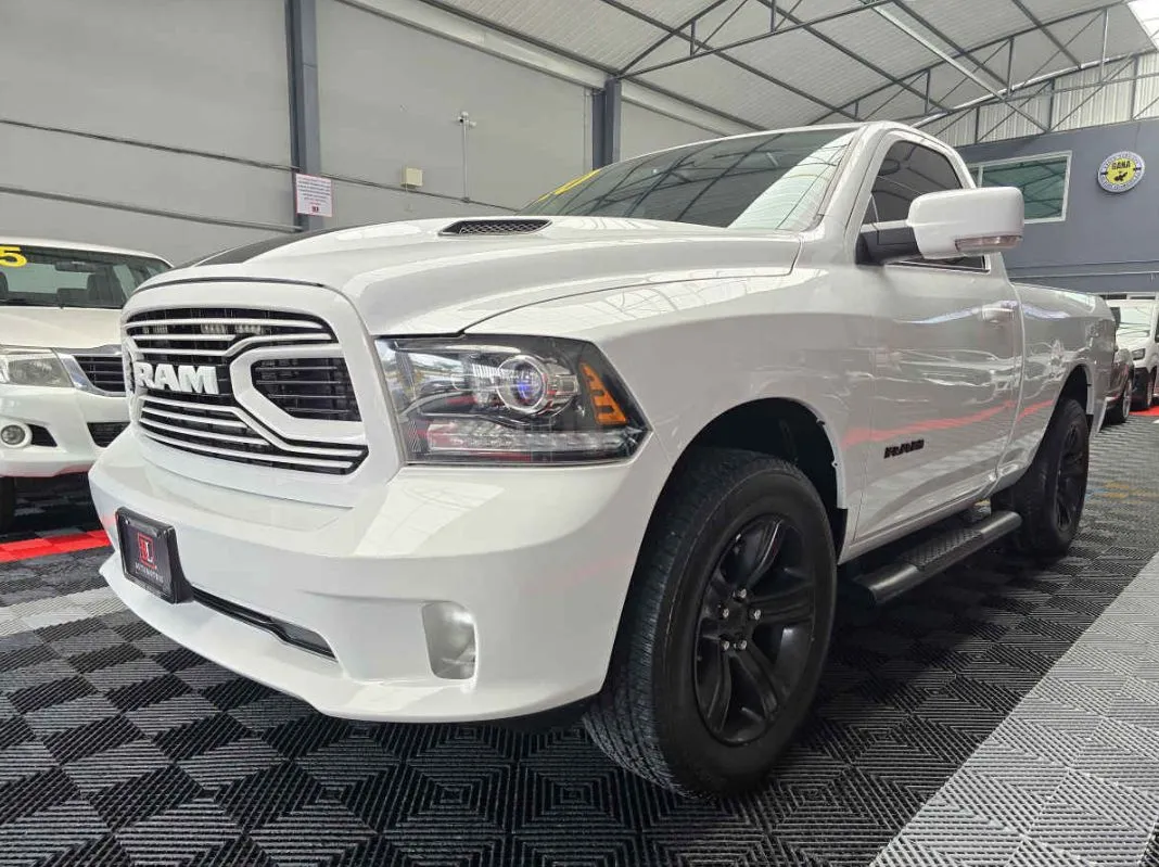 RAM Ram 1500 2020 2p Reg Cab Hemi Sport V8/5.7 Aut 4x4.