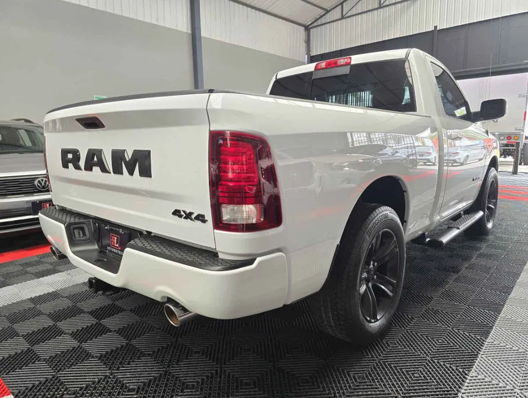 RAM Ram 1500 2020 2p Reg Cab Hemi Sport V8/5.7 Aut 4x4.