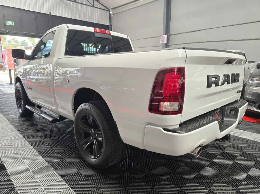 RAM Ram 1500 2020 2p Reg Cab Hemi Sport V8/5.7 Aut 4x4.
