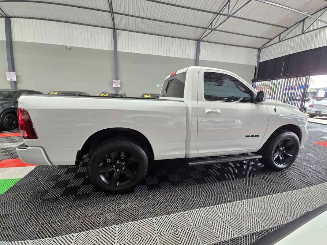 RAM Ram 1500 2020 2p Reg Cab Hemi Sport V8/5.7 Aut 4x4.