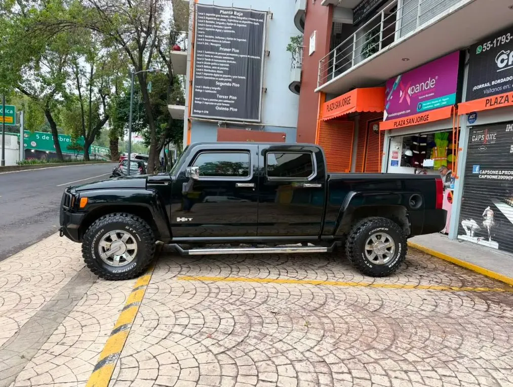HUMMER H3T CREW CAB 4X4 2010