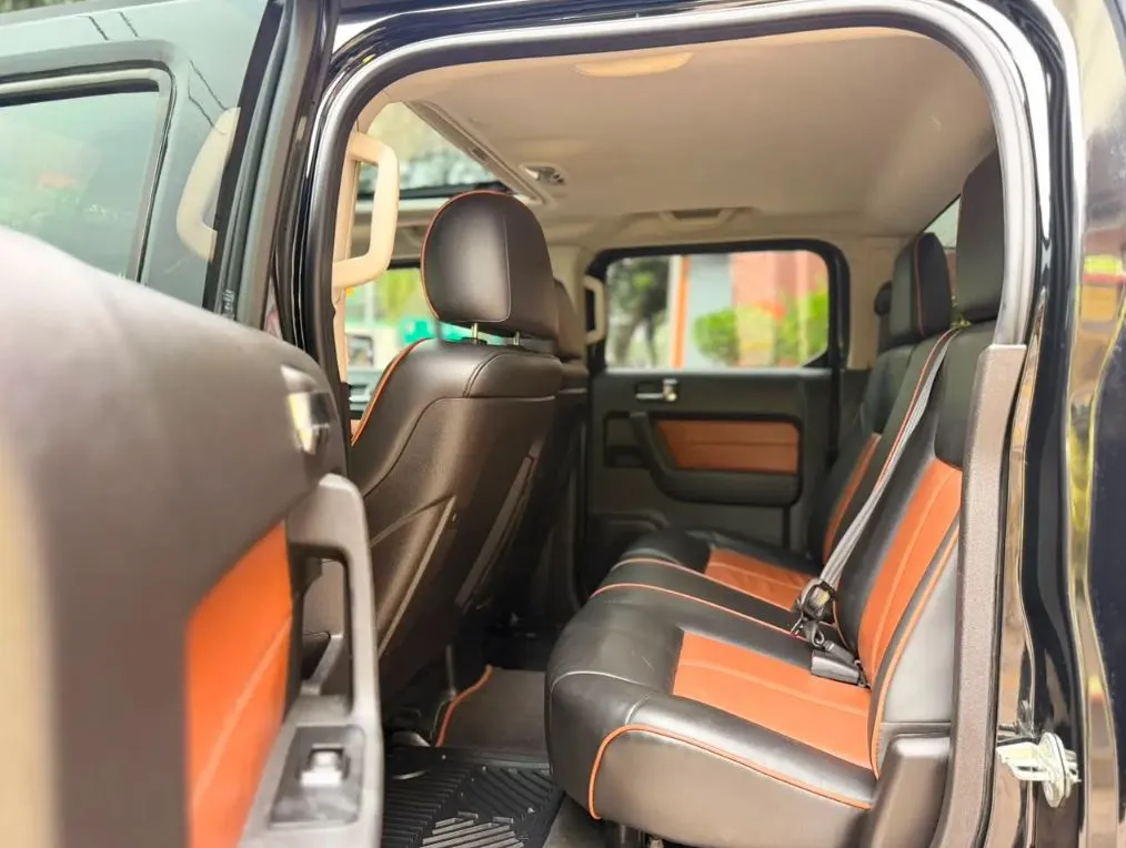HUMMER H3T CREW CAB 4X4 2010