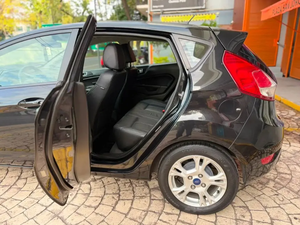FORD FIESTA SE HB 2015
