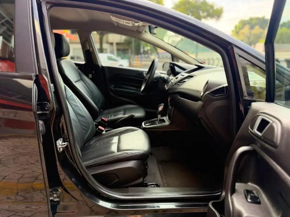 FORD FIESTA SE HB 2015