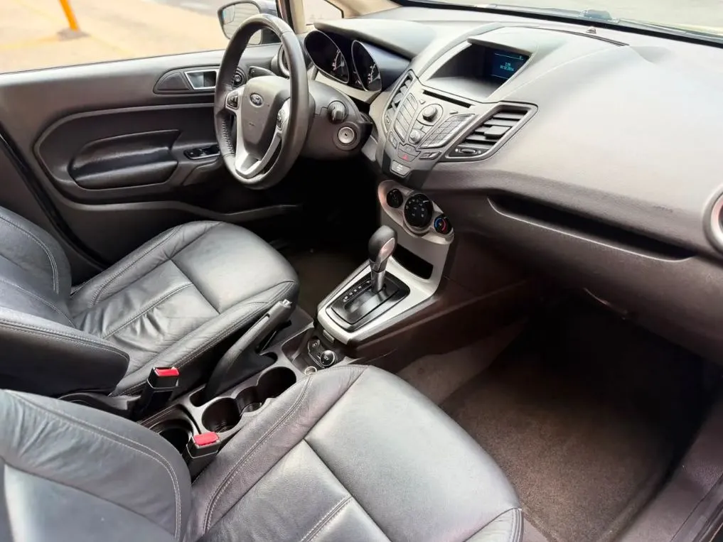 FORD FIESTA SE HB 2015