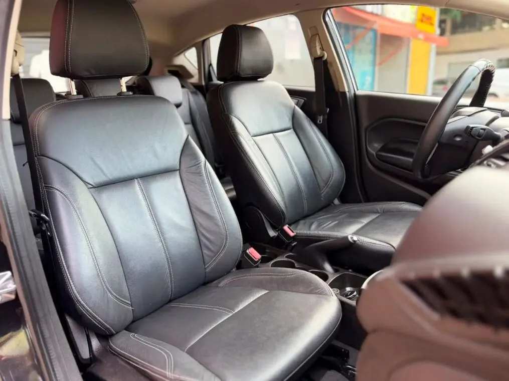 FORD FIESTA SE HB 2015