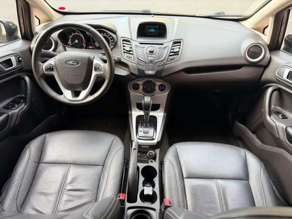 FORD FIESTA SE HB 2015