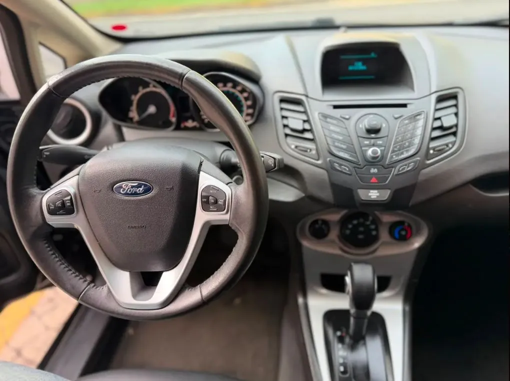 FORD FIESTA SE HB 2015