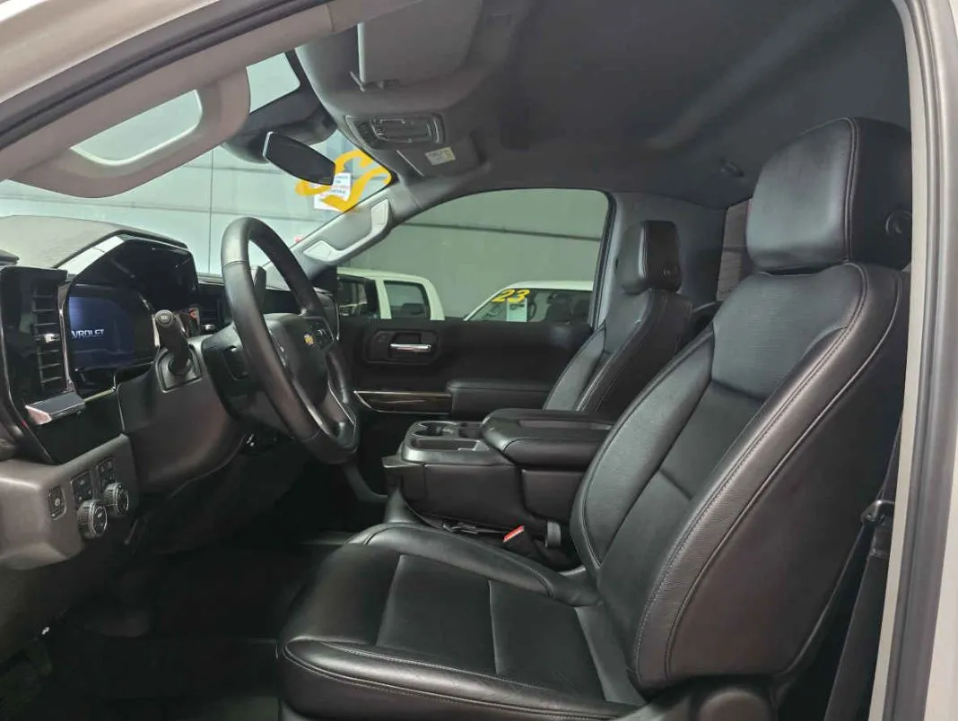 Chevrolet Cheyenne 2023 2p LT Cab Regular V8/5.3 Aut 4x4.