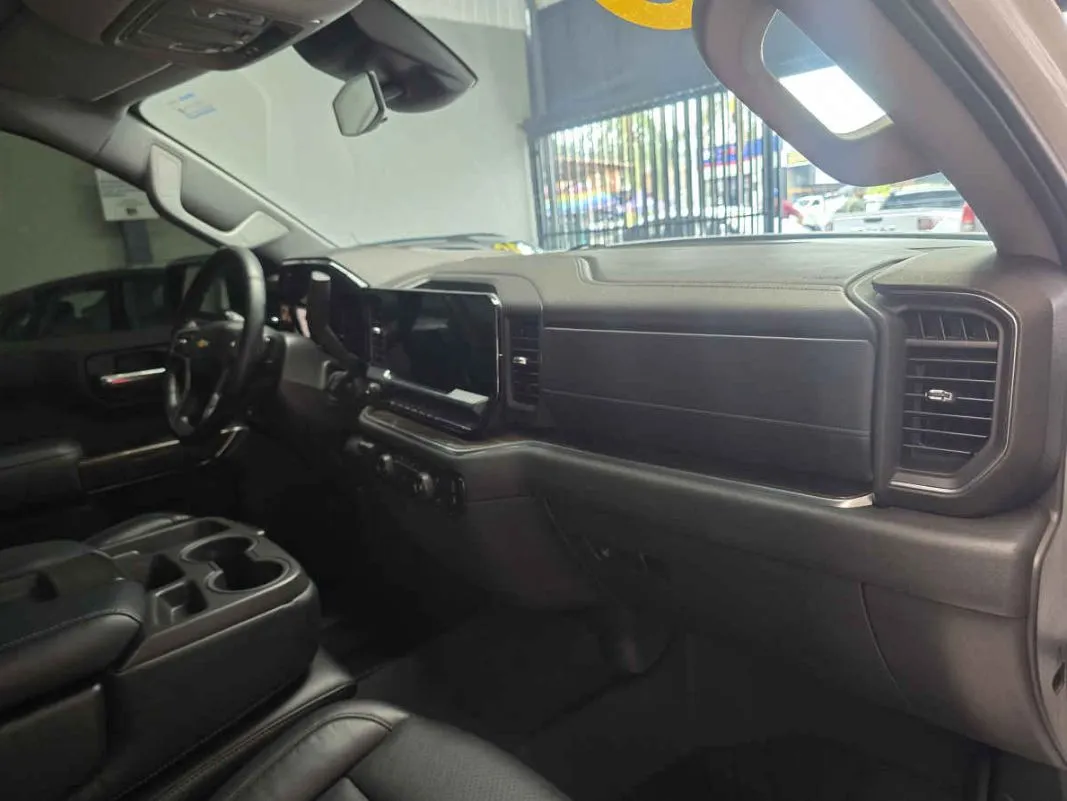 Chevrolet Cheyenne 2023 2p LT Cab Regular V8/5.3 Aut 4x4.