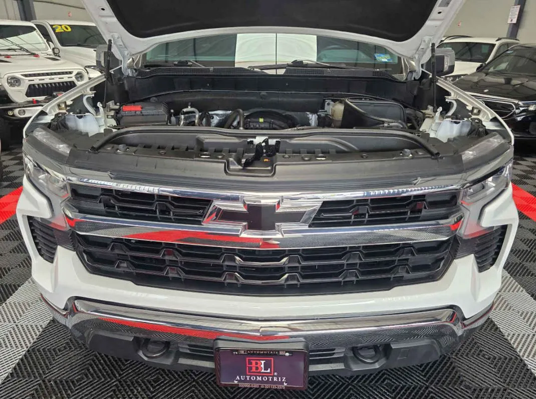 Chevrolet Cheyenne 2023 2p LT Cab Regular V8/5.3 Aut 4x4.