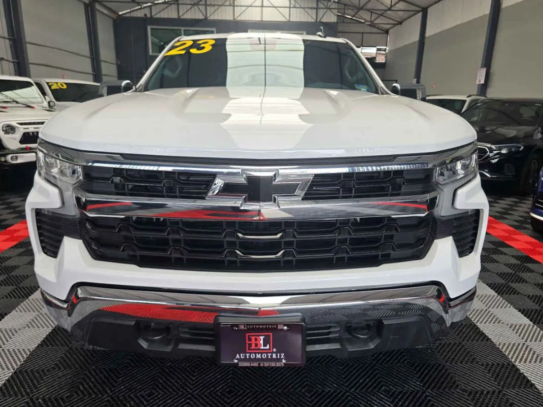 Chevrolet Cheyenne 2023 2p LT Cab Regular V8/5.3 Aut 4x4.