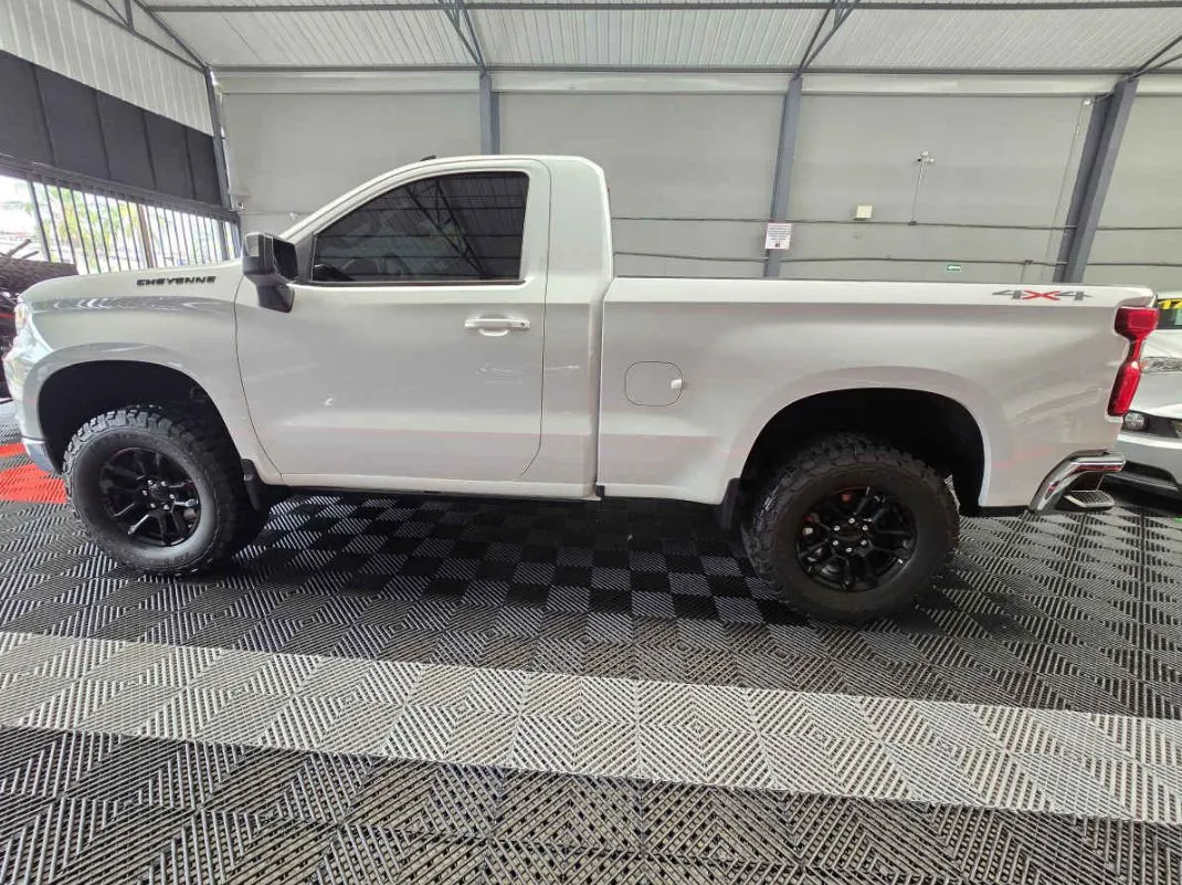 Chevrolet Cheyenne 2023 2p LT Cab Regular V8/5.3 Aut 4x4.