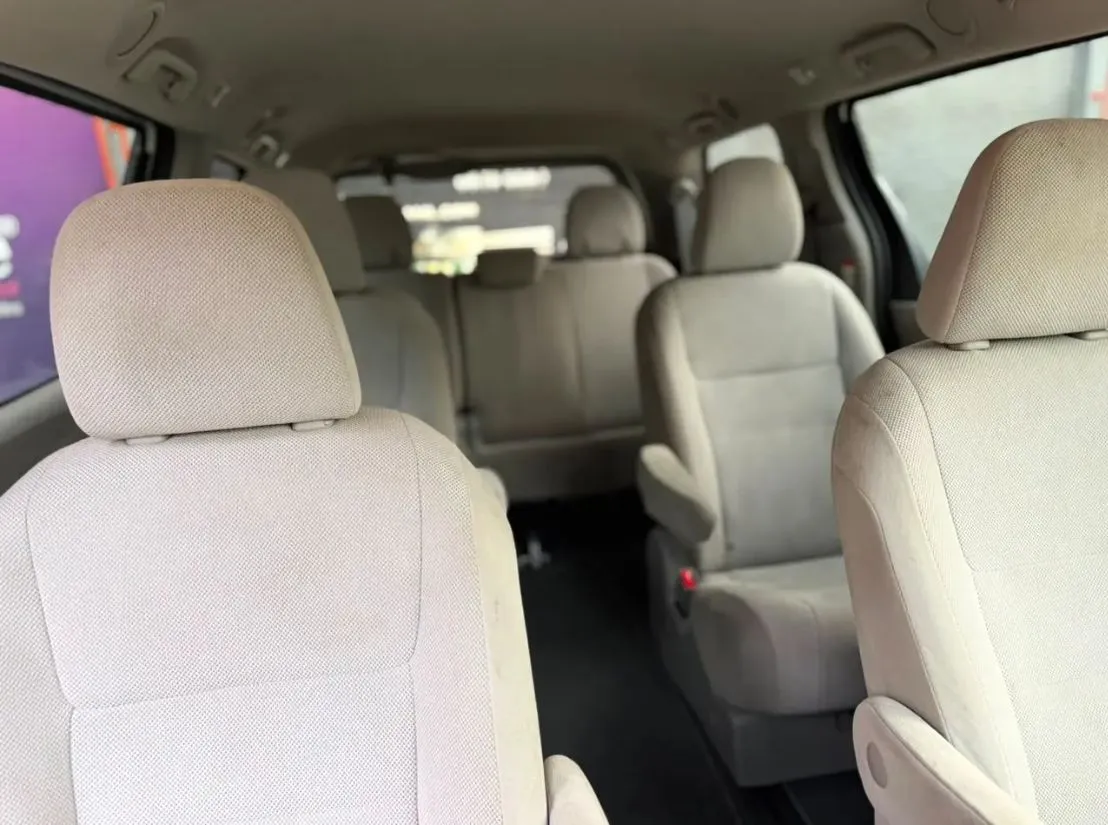 TOYOTA SIENNA CE 2020
