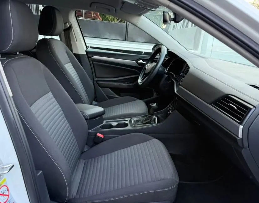 VOLKSWAGEN JETTA TRENDLINE 2024 🚘