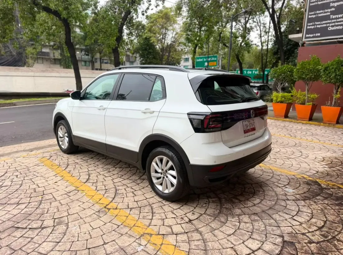 VOLKSWAGEN T-CROSS TRENDLINE 2024