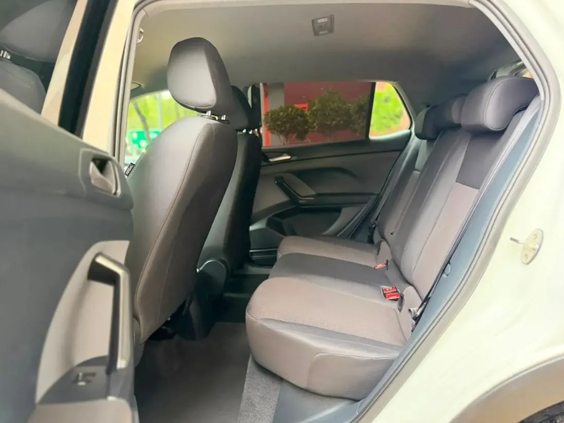 VOLKSWAGEN T-CROSS TRENDLINE 2024