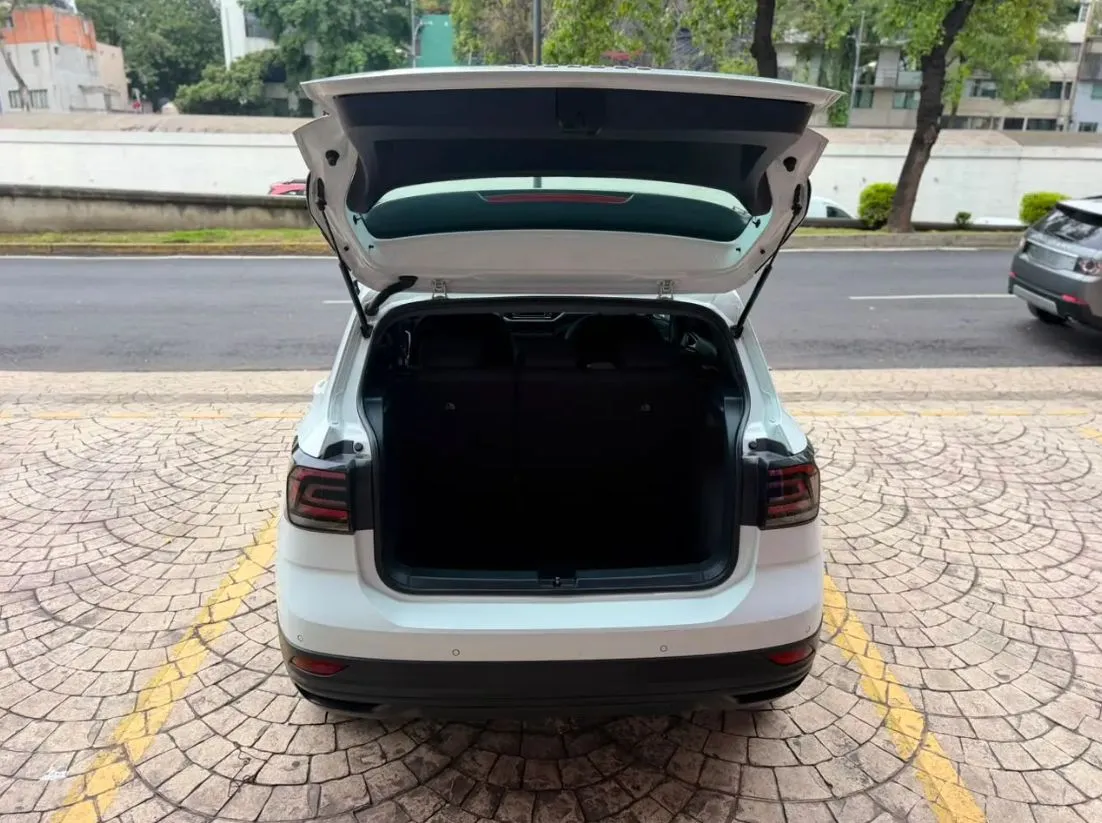 VOLKSWAGEN T-CROSS TRENDLINE 2024