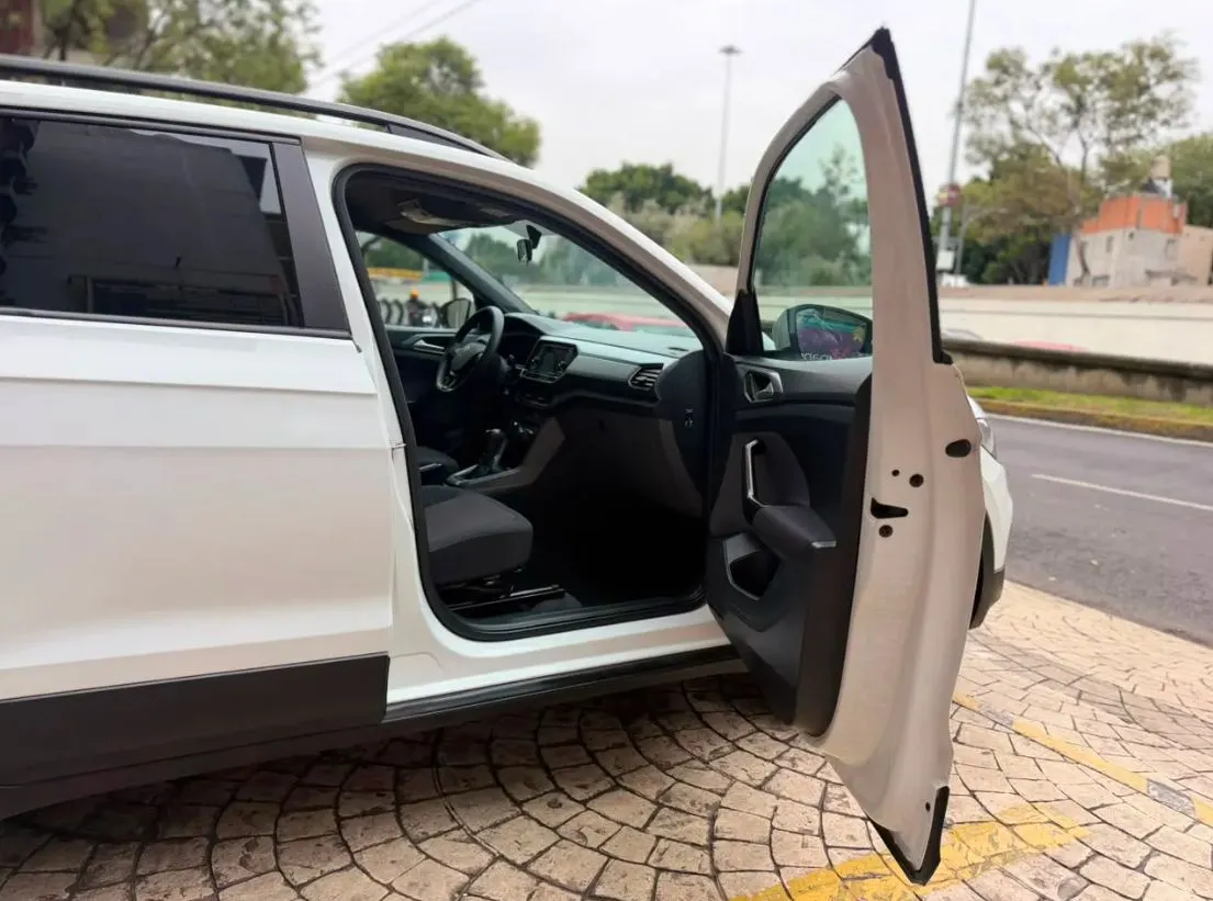 VOLKSWAGEN T-CROSS TRENDLINE 2024