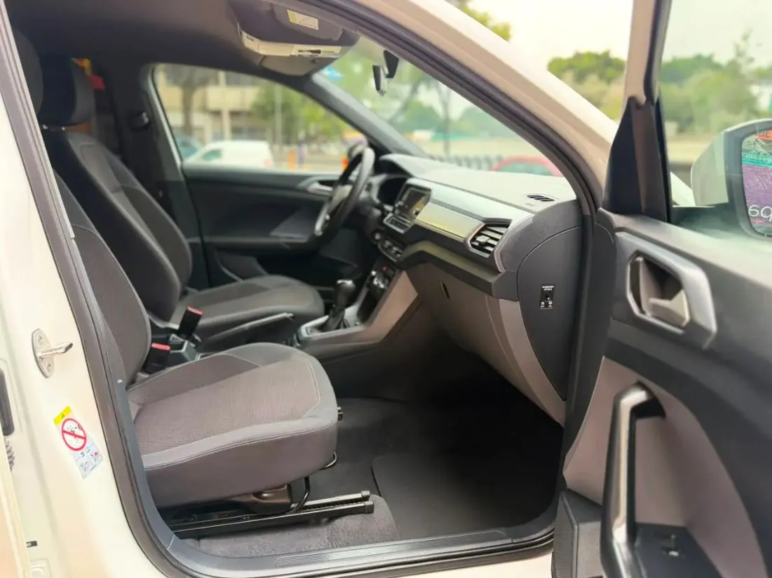 VOLKSWAGEN T-CROSS TRENDLINE 2024