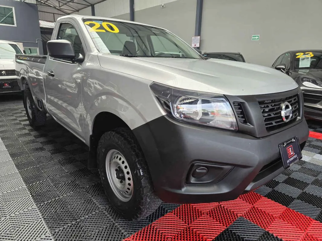Nissan Pick Up NP300 2020 2p L4/2.4 Man A/C.