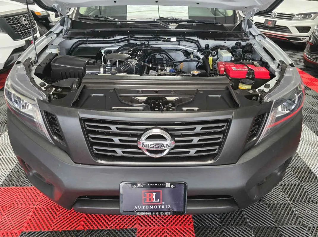 Nissan Pick Up NP300 2020 2p L4/2.4 Man A/C.