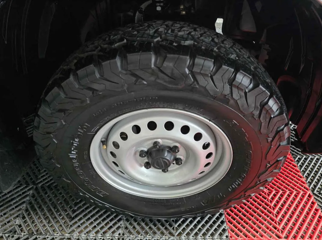 Nissan Pick Up NP300 2020 2p L4/2.4 Man A/C.