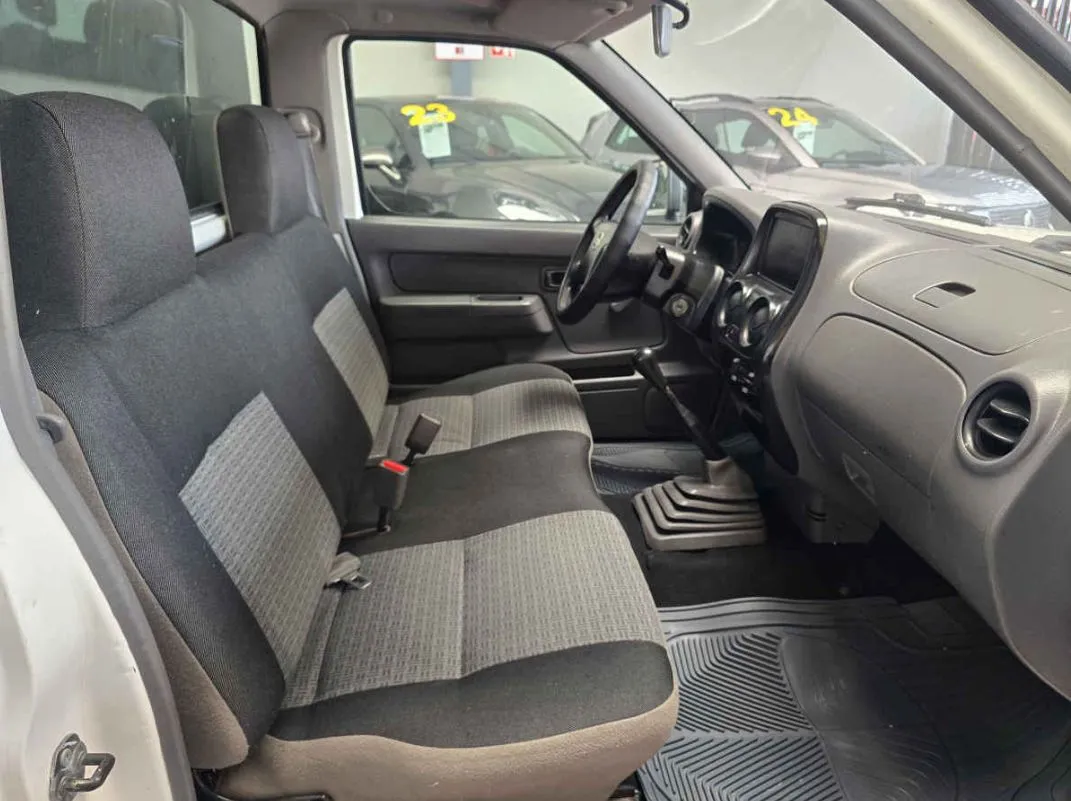 🚘 NISSAN NP300 PLATAFORMA LARGA 2015 🚘