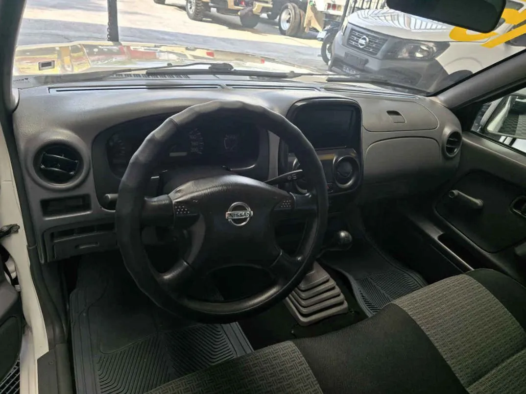 🚘 NISSAN NP300 PLATAFORMA LARGA 2015 🚘